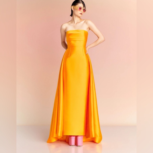 Solace London - The Tiffany Maxi Dress in Mustard - Picture 3 of 7